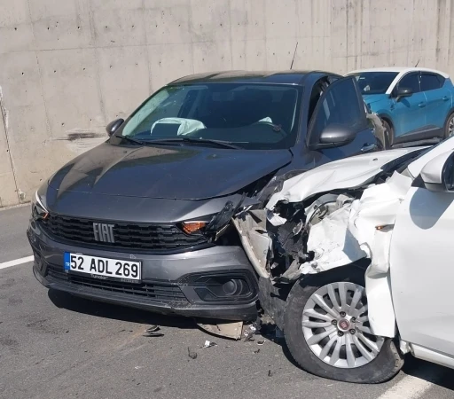 Ordu&rsquo;da 3 ara&ccedil; &ccedil;arpıştı: 5 yaralı
