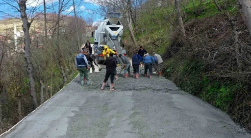 Ordu&rsquo;da beton yol &ccedil;alışmaları devam ediyor
