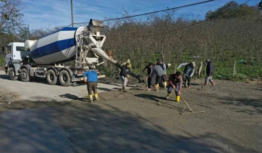 Ordu’da beton yol çalışmaları devam ediyor
