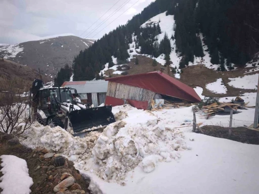 Ordu&rsquo;da &ccedil;ığ d&uuml;şmesi sonucu ahşap ev zarar g&ouml;rd&uuml;
