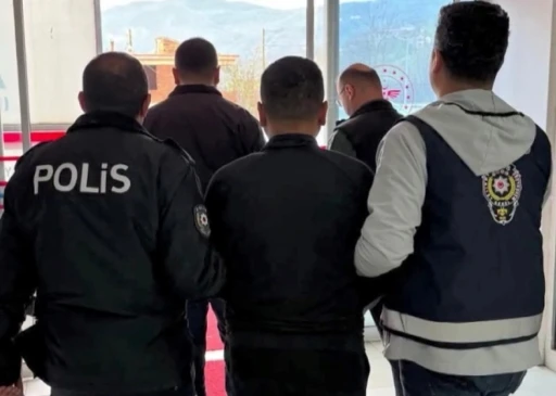Ordu’da cinayet suçundan aranan hükümlü, saklandığı gizli bölmede yakalandı
