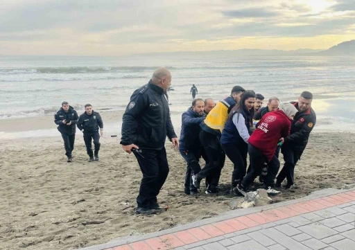 Ordu’da denize atlayan kadını itfaiye kurtardı
