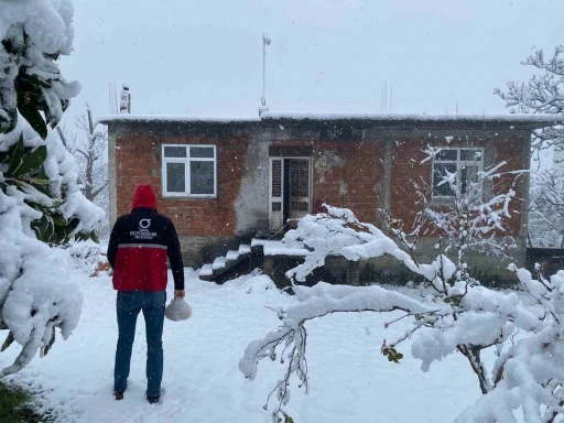 Ordu&rsquo;da ihtiya&ccedil; sahiplerine sıcak yemekleri ulaştırılıyor
