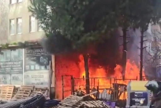 Ordu&rsquo;da iş yeri deposunda yangın
