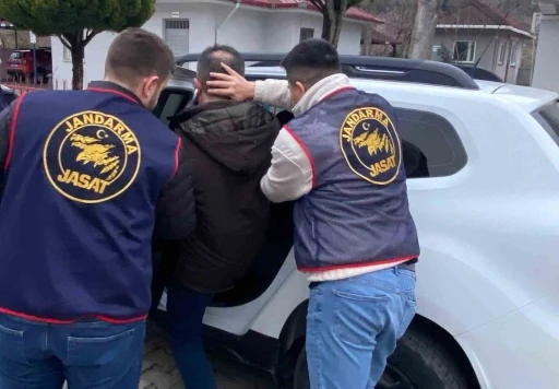 Ordu&rsquo;da jandarma aranan 49 ş&uuml;pheliyi yakaladı: 19 tutuklama
