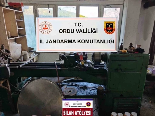 Ordu&rsquo;da ka&ccedil;ak silah at&ouml;lyelerine operasyon: 7 g&ouml;zaltı

