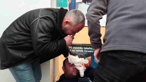 Ordu&rsquo;da r&uuml;zgarda d&uuml;şen tabela kafasına &ccedil;arpan belediye iş&ccedil;isi yaralandı
