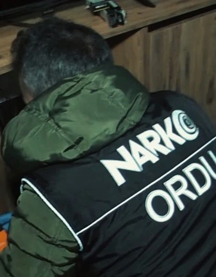 Ordu&rsquo;da sokakta uyuşturucu satıcılarına operasyon: 3 tutuklama
