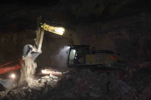 Ordu Valisi Erol: &quot;Göçük alanında çalışmalarımız titizlikle devam ediyor&quot;
