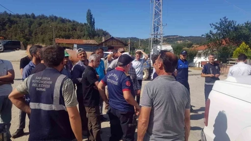Orman yangını sebebiyle evlerinden tahliye edilen vatandaşın endişeli bekleyişi sürüyor
