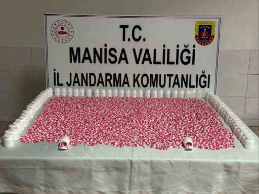 Ormanlık alanda saklanan uyuşturucuları jandarma buldu
