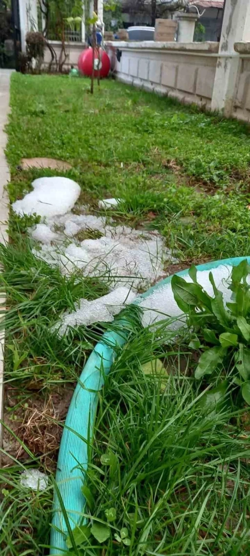 Ortaca&rsquo;da kuvvetli yağışın ardından dolu etkili oldu