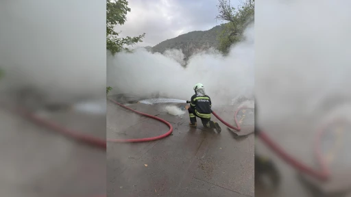 Ortaca&rsquo;nın Dalyan Mahallesi&rsquo;nde bir işletmenin &ccedil;atı katında &ccedil;ıkan yangın paniğe neden oldu.