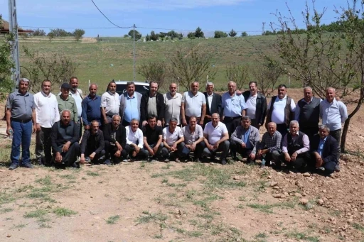 Ortaokul arkadaşları 40 yıl sonra buluştu
