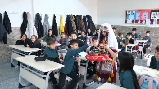 Ortaokul &ouml;ğrencilerinden Ramazan ayında anlamlı etkinlik
