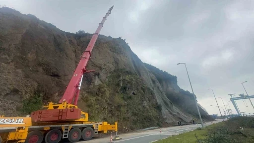&Ouml;r&uuml;mcek adamlar yama&ccedil;ları &ccedil;elik ağlarla &ouml;r&uuml;yor

