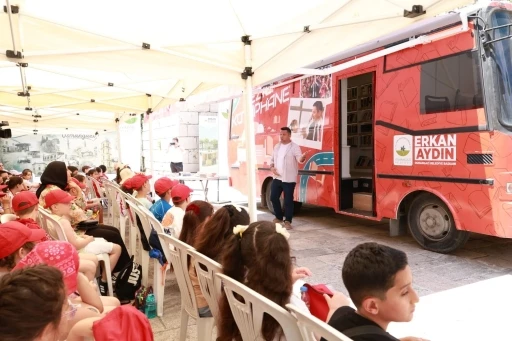 Osmangazi Belediyesi &ccedil;ocuklara kitap ve tarih sevgisi aşılıyor
