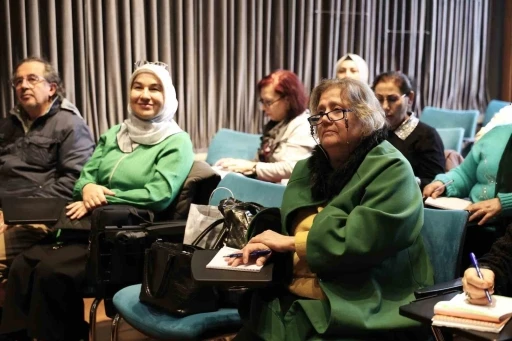 Osmangazi Belediyesi&rsquo;nin at&ouml;lyelerinde yeni şairler yetişiyor
