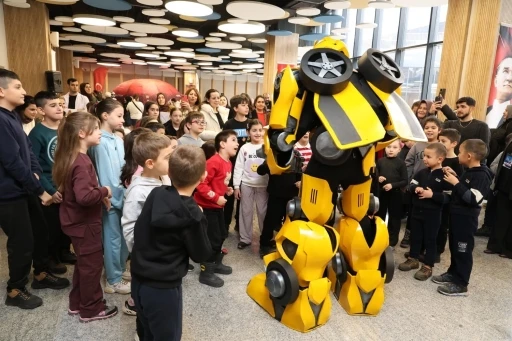 Osmangazi Belediyesi s&ouml;mestr tatilinde &ccedil;ocukları bilimle buluşturdu
