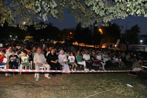 Osmangazi’de çocuklar açık hava sinemasında buluştu

