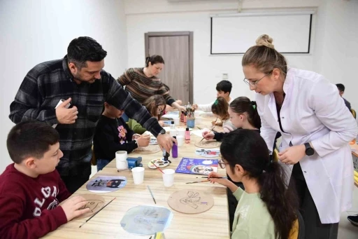 Osmangazi&rsquo;de &ccedil;ocuklar kitaplardan ilham alarak &uuml;retiyor
