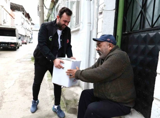 Osmangazi&rsquo;de Ramazan kolisi dağıtımı devam ediyor
