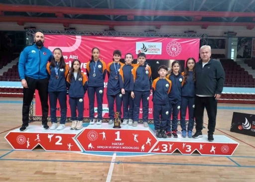 Osmangazili badmintoncular, T&uuml;rkiye Şampiyonası&rsquo;nda parladı
