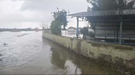 Osmaniye&rsquo;de afet konutlarına su dolmasının nedeni menfez yıkımı
