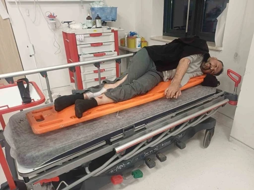 Osmaniye&rsquo;de &ccedil;&ouml;p kamyonuyla otomobil &ccedil;arpıştı: 1 yaralı
