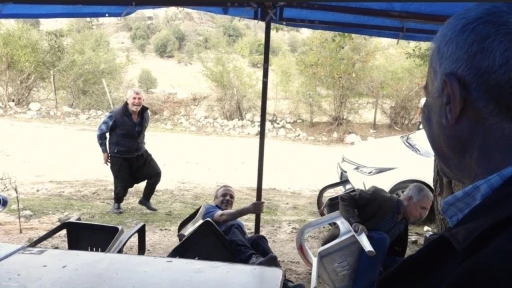 Osmaniye’de düğünde sandalyeler domino taşı gibi devrildi