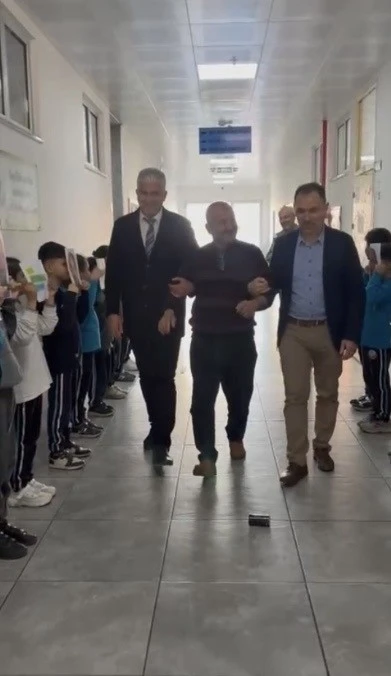 Osmaniye&rsquo;de eğitime adanmış 36 yıl alkışlarla ta&ccedil;landı
