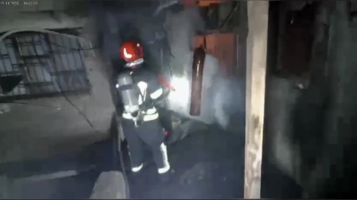 Osmaniye’de iki katlı ahşap binadaki yangın söndürüldü
