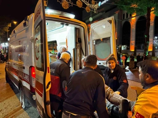 Osmaniye&rsquo;de iki otomobil &ccedil;arpıştı: 3 yaralı
