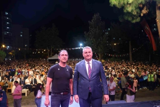 Osmaniye&rsquo;de Kıra&ccedil; konserine binlerce kişi akın etti

