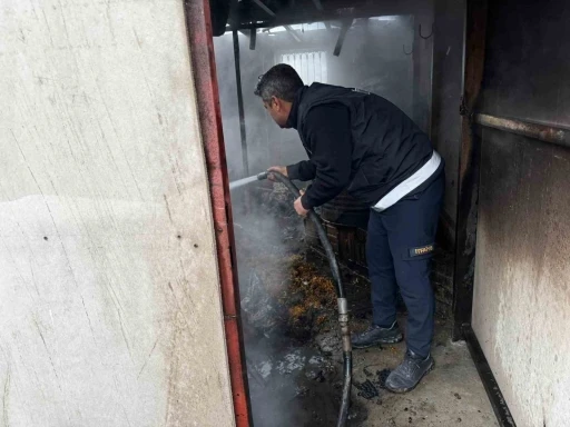 Osmaniye&rsquo;de m&uuml;stakil evin kilerinde &ccedil;ıkan yangın s&ouml;nd&uuml;r&uuml;ld&uuml;
