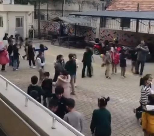 Osmaniye&rsquo;de okullarda Ramazan coşkusu: &Ouml;ğrenciler ilahiye hep bir ağızdan eşlik etti

