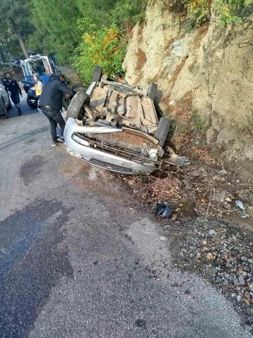 Osmaniye’de otomobil şarampole devrildi: 1’i çocuk 6 yaralı