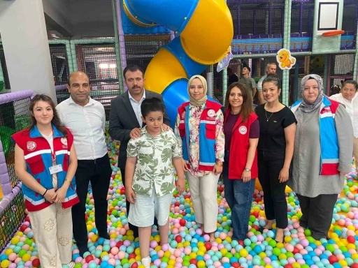 Osmaniye&rsquo;de &ouml;zel bireyler karne sevincini şenlikle yaşadı
