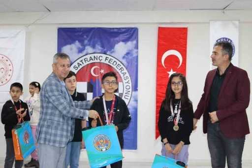 Osmaniye’de ’Polis Haftası Satranç Turnuvası’ düzenlendi
