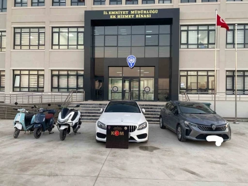 Osmaniye&rsquo;de tefecilik ve silah ticareti operasyonu: Keman kutusundan otomatik t&uuml;fek &ccedil;ıktı
