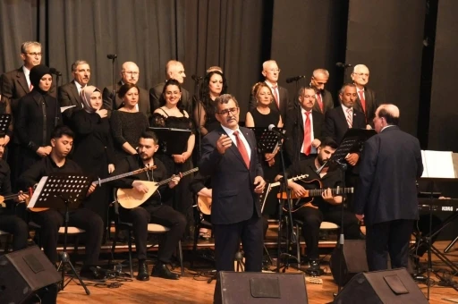 Osmaniye&rsquo;de T&uuml;rk halk m&uuml;ziği r&uuml;zgarı esti
