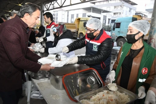 Osmaniye&rsquo;de vatandaşlar iftar sofrasında buluştu
