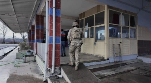 Osmaniye merkezli ka&ccedil;ak&ccedil;ılık operasyonunda 5 tutuklama
