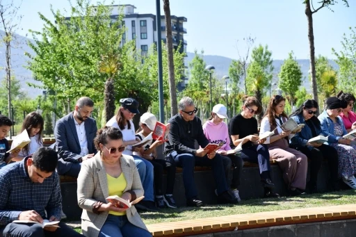 Osmaniye Millet Bahçesi’nde kitap okuma etkinliği düzenlendi
