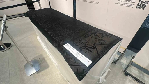 Osmanlı&rsquo;dan g&uuml;n&uuml;m&uuml;ze ulaşan mukaddes emanetler Samsun&rsquo;da ziyaret&ccedil;ilerini bekliyor
