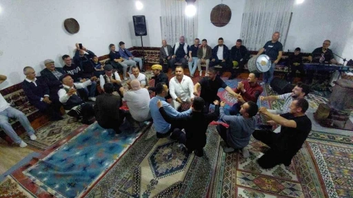 Osmanlı d&ouml;neminden kalma geleneksel oyunlar y&uuml;zleri g&uuml;ld&uuml;rd&uuml;
