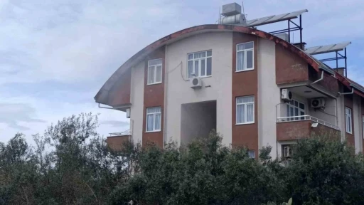 Otel lojmanında &ccedil;ıkan yangın korkuttu
