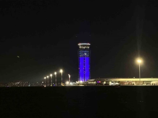 Otizm Farkındalık G&uuml;n&uuml;&rsquo;nde Sabiha G&ouml;k&ccedil;en Havalimanı kulesi maviye b&uuml;r&uuml;nd&uuml;
