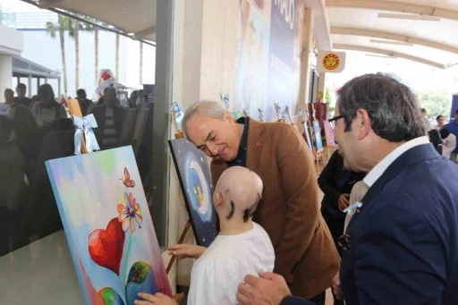Otizmli bireylerden Kepez’de farkındalık sergisi
