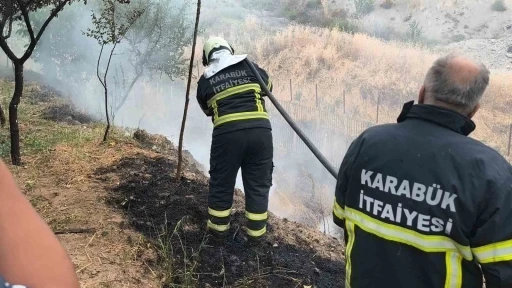 Otluk alanda çıkan örtü yangını büyümeden söndürüldü
